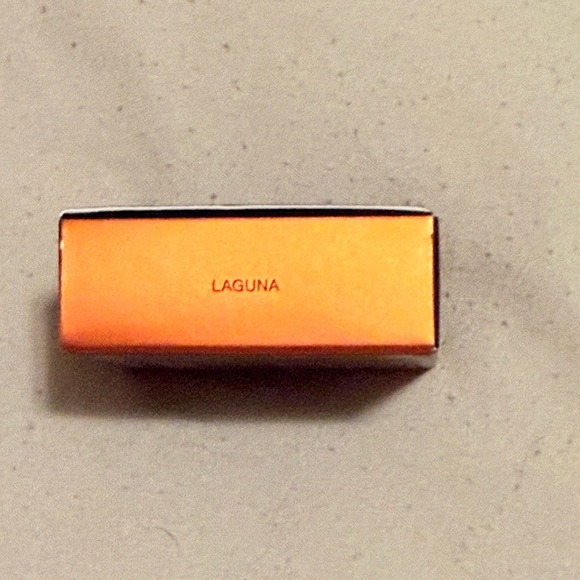 NARS Laguna Bronzing Powder in Black Case - Picture 4 of 8